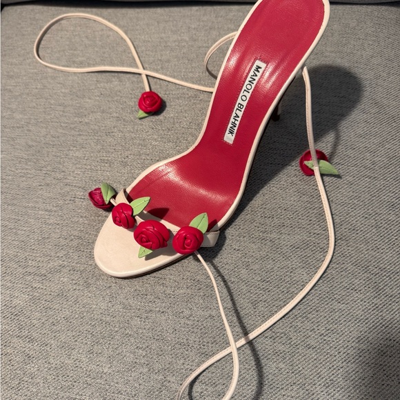 Manolo Blahnik Rose Heels - Picture 2 of 9